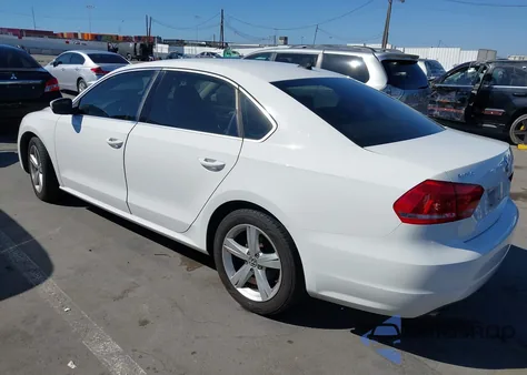 2015 Volkswagen Passat 1.8T Limited Edition z USA, uszkodzony, nr VIN 1VWAT7A38FC081525